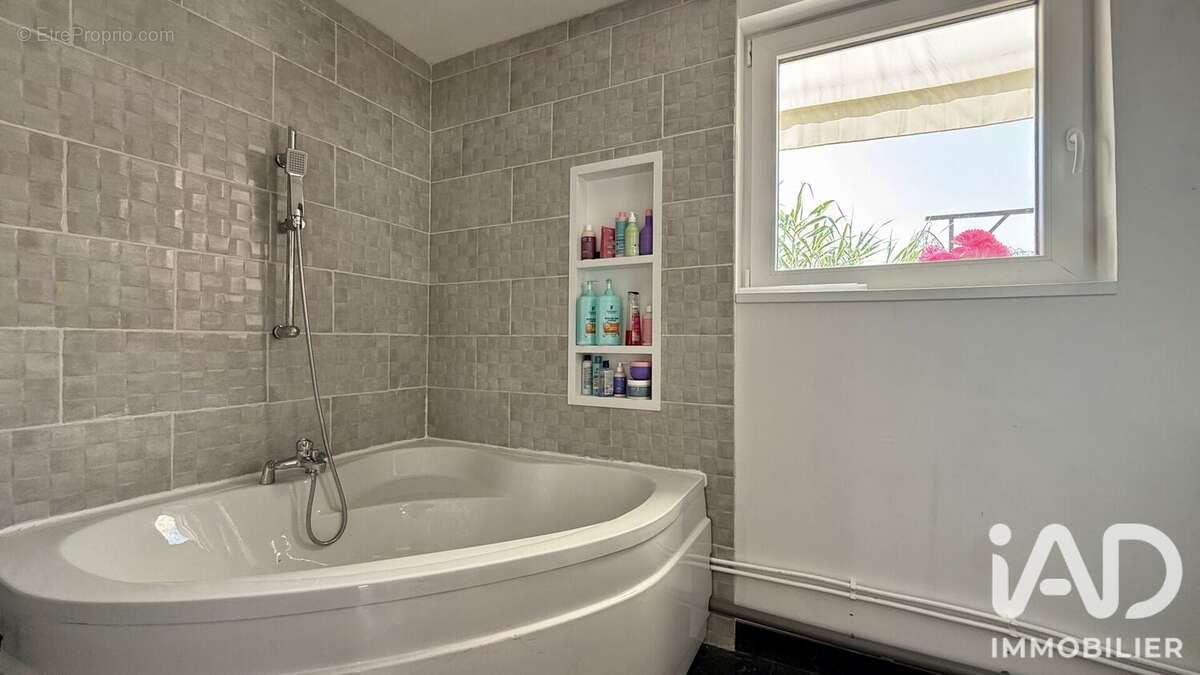 Maison 104 m² à Arques  - photo 6