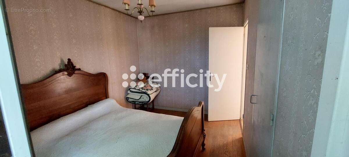 Maison 80 m² à Cour-Et-Buis  - photo 10