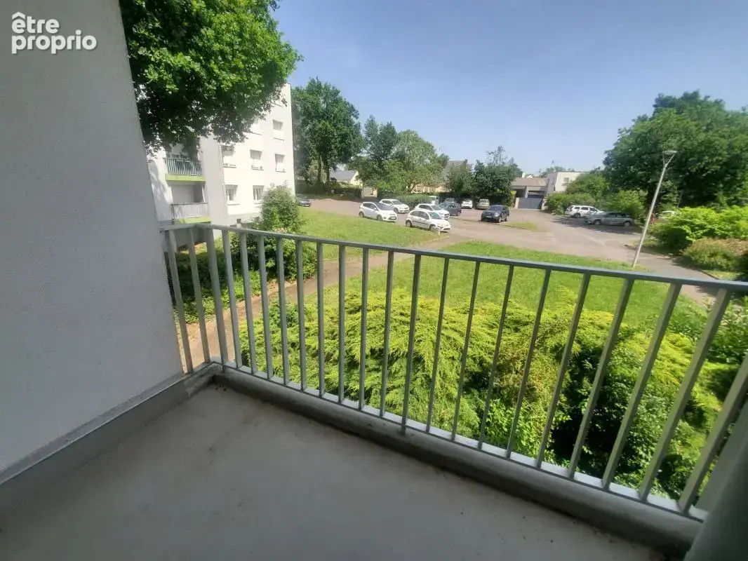 Beau t2 au 1er etage avec balcon - photo 2
