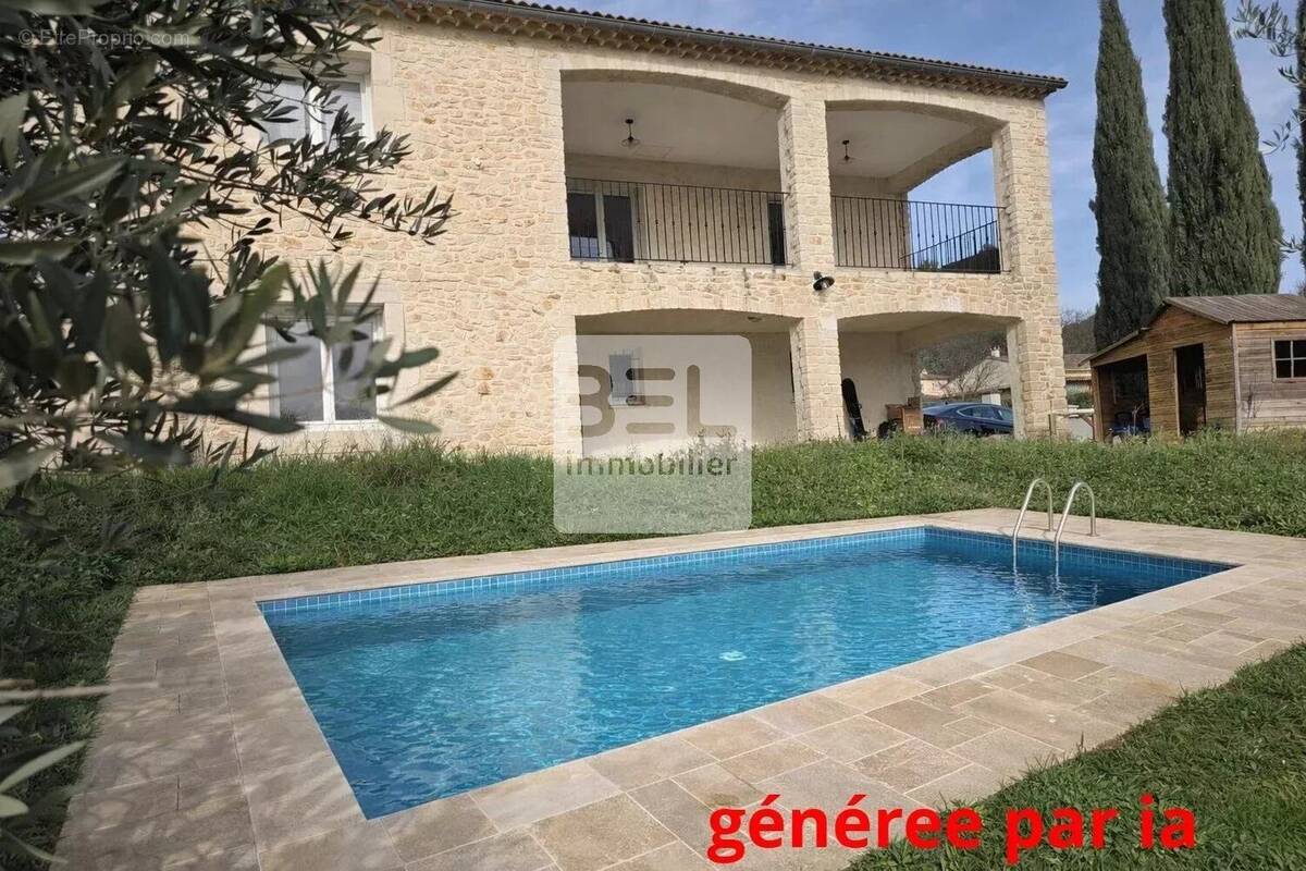 Maison à LA ROQUE-SUR-CEZE