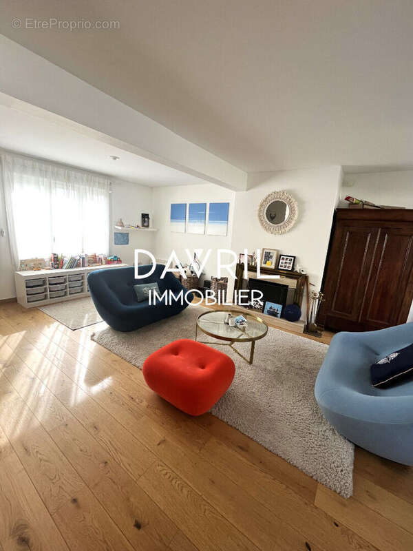 Maison à CHANTELOUP-LES-VIGNES