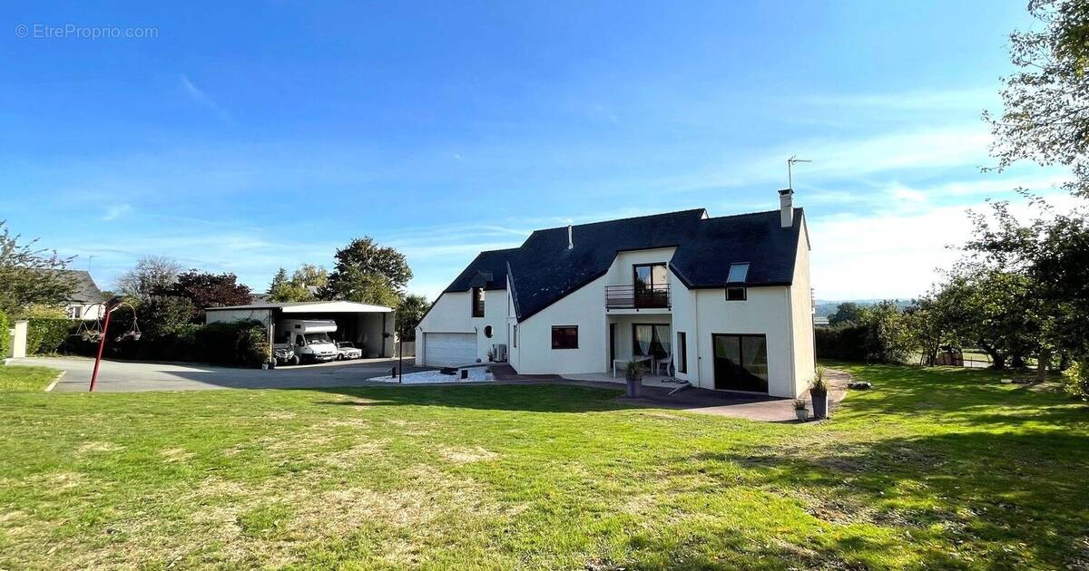 Maison à LA HAIE-TRAVERSAINE