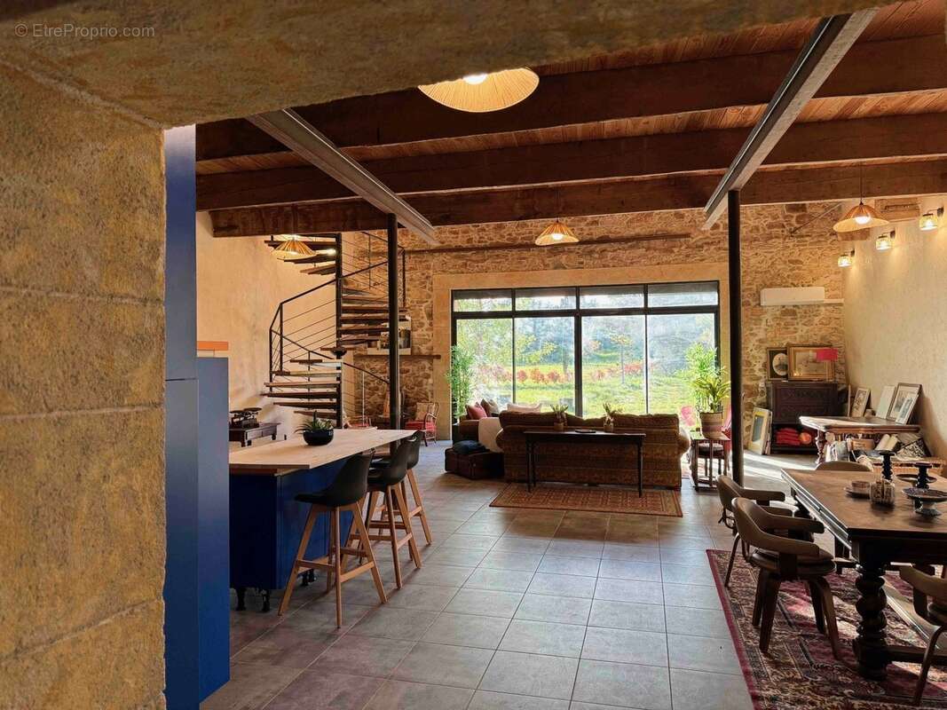Maison à CEBAZAN