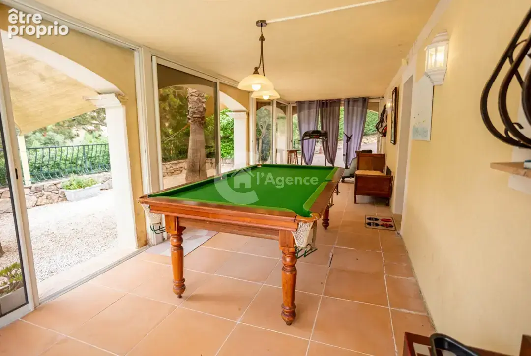 Superbe propriété indépendante de 205 m2 avec piscine sur un terrain de 3200 m2 - photo 26