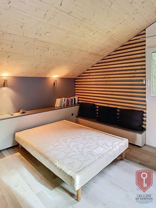 Maison à COLLONGES-SOUS-SALEVE