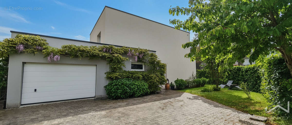 Maison à CINTRE