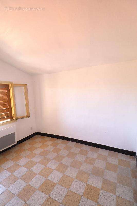 Maison à BERRE-LES-ALPES