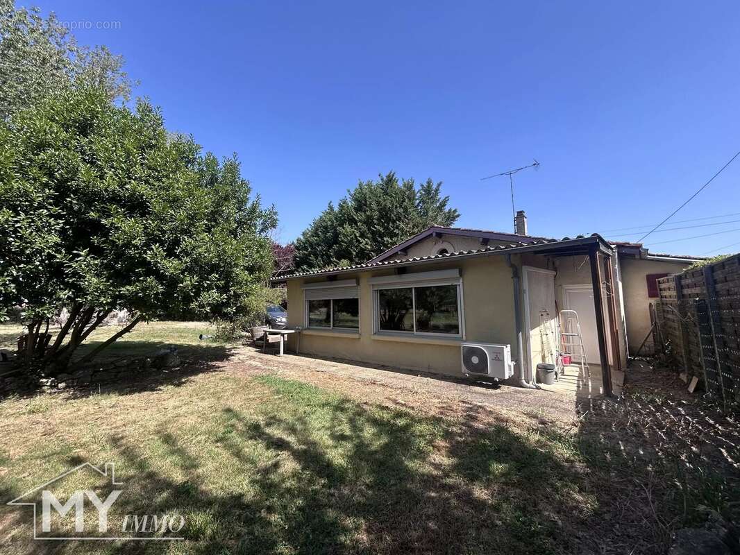 MASSUGAS : Maison de plain-pied avec double garage - photo 2