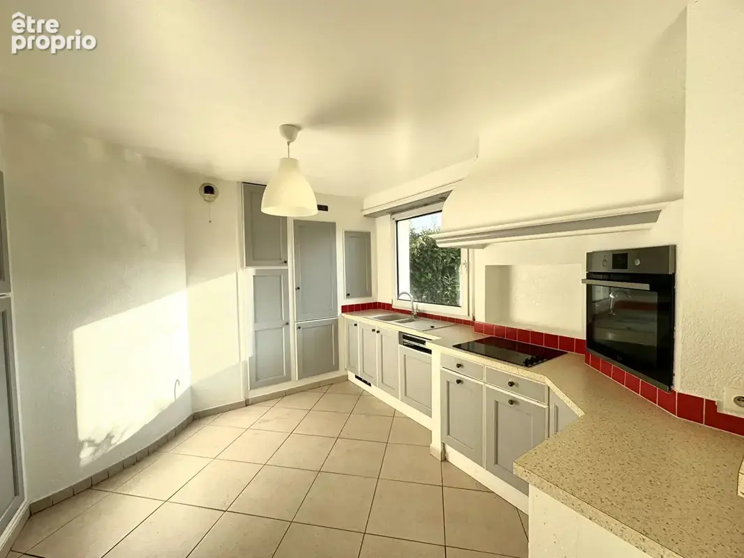 Appartement 82 m² à Annemasse  - photo 3