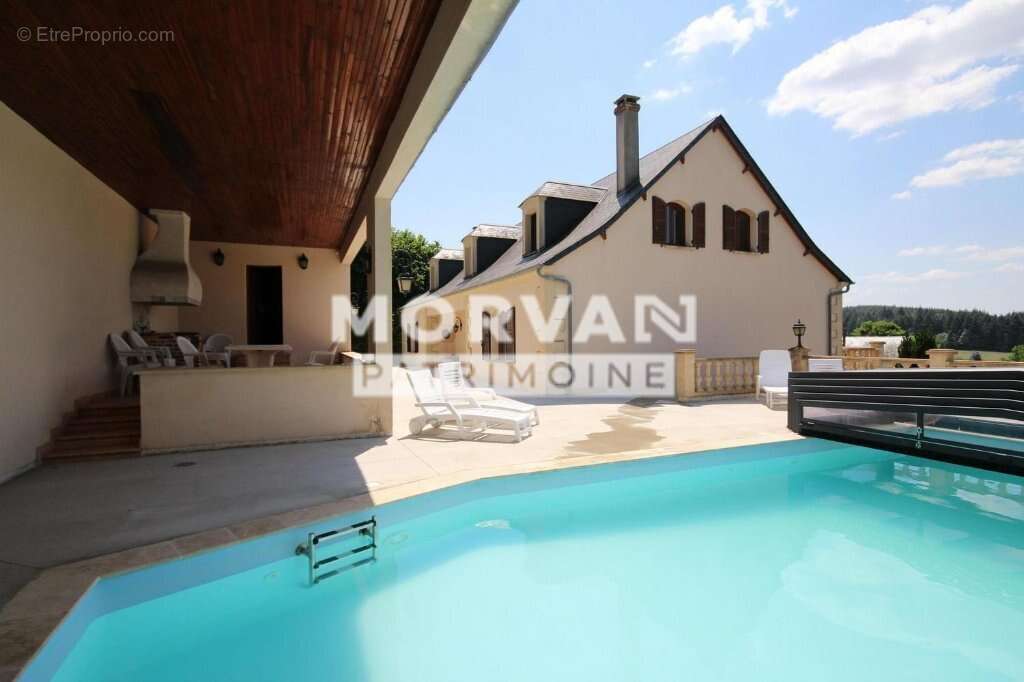 Maison à CHATEAU-CHINON(VILLE)