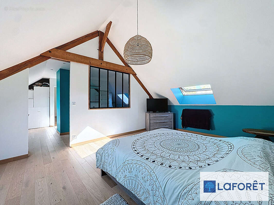 Maison à LES MESNULS