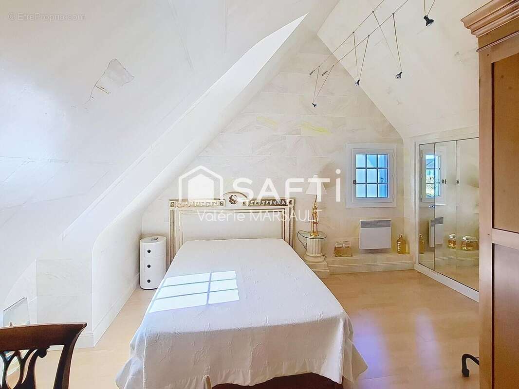 Maison 111 m² à Saint-Roch  - photo 8