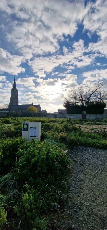 Terrain à RAILLENCOURT-SAINTE-OLLE