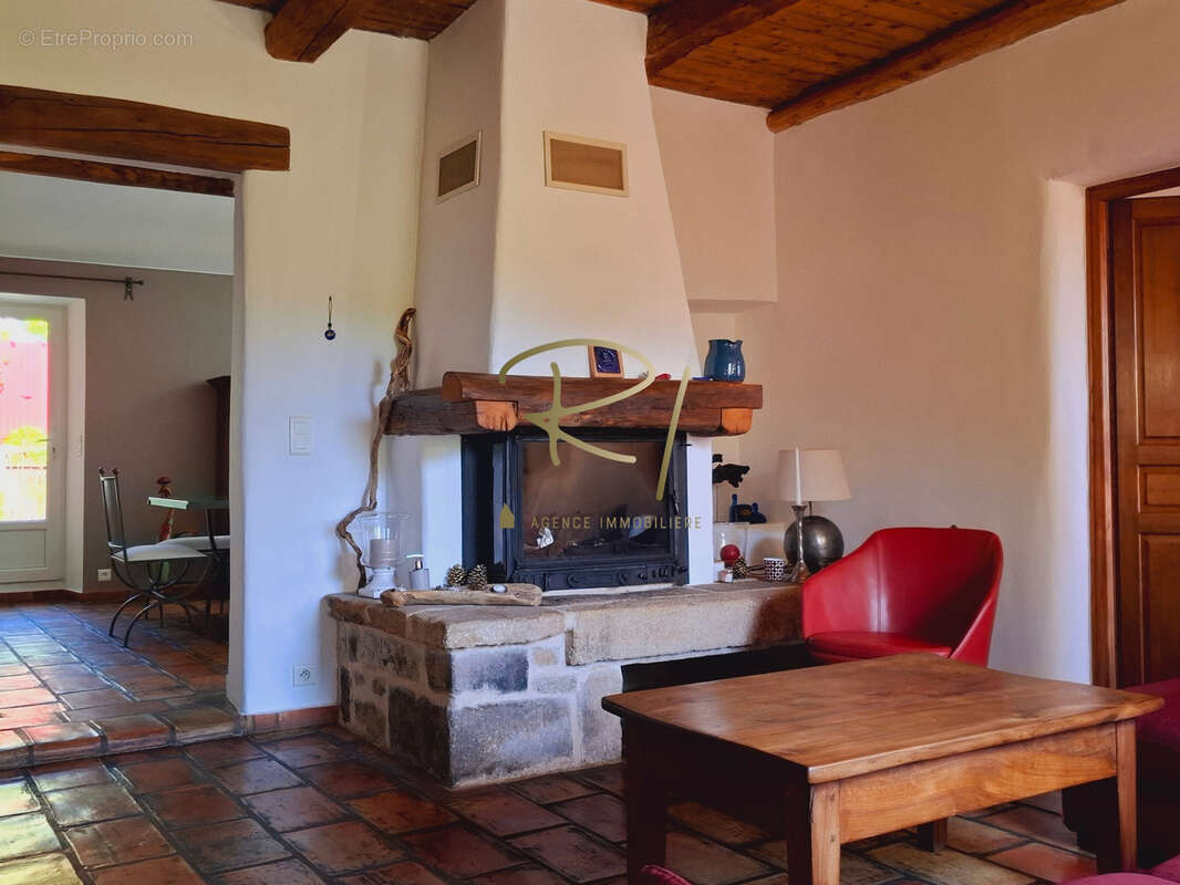 Maison à RUOMS