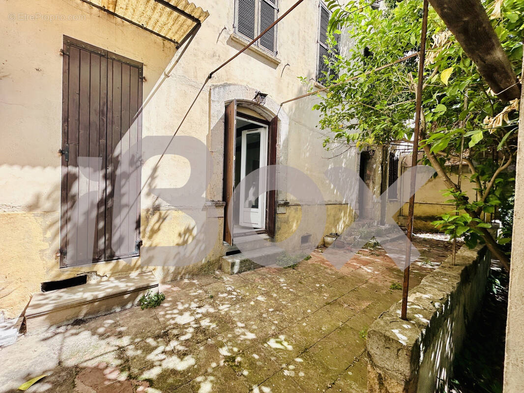Appartement à CUERS