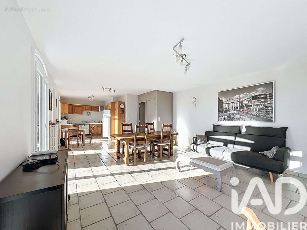 Photo 2 - Maison à SAINT-GERMAIN-LAPRADE