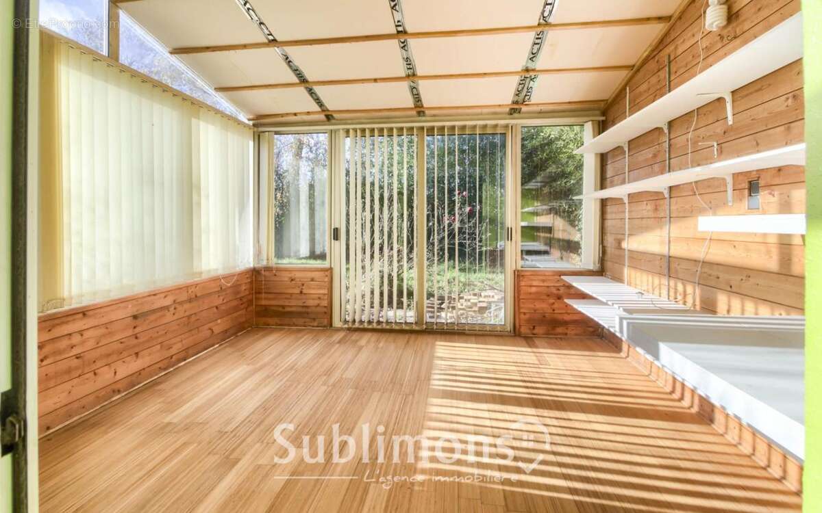 Maison à LA CHAPELLE-BASSE-MER