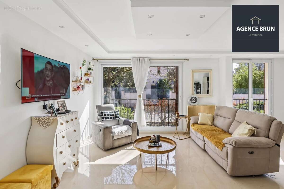 Appartement à SAINT-MAUR-DES-FOSSES