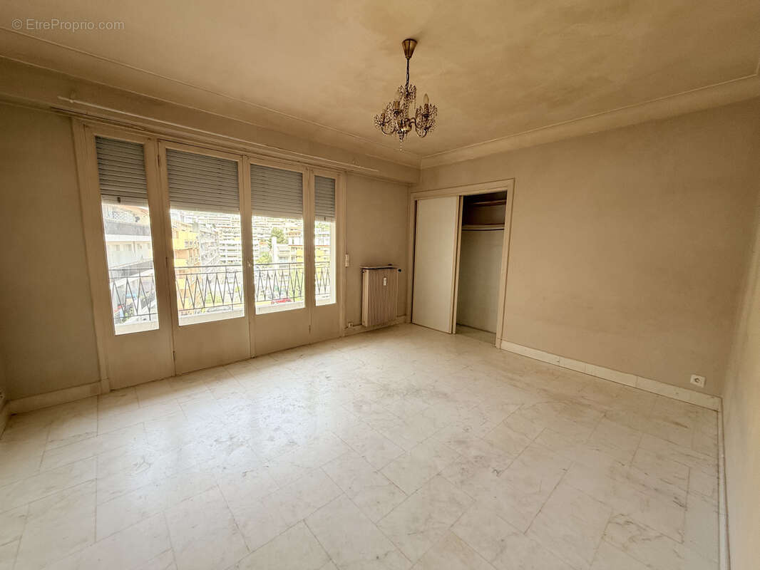 Appartement à ROQUEBRUNE-CAP-MARTIN