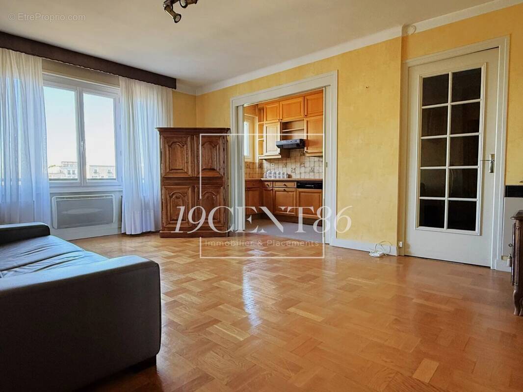 Appartement à LYON-8E