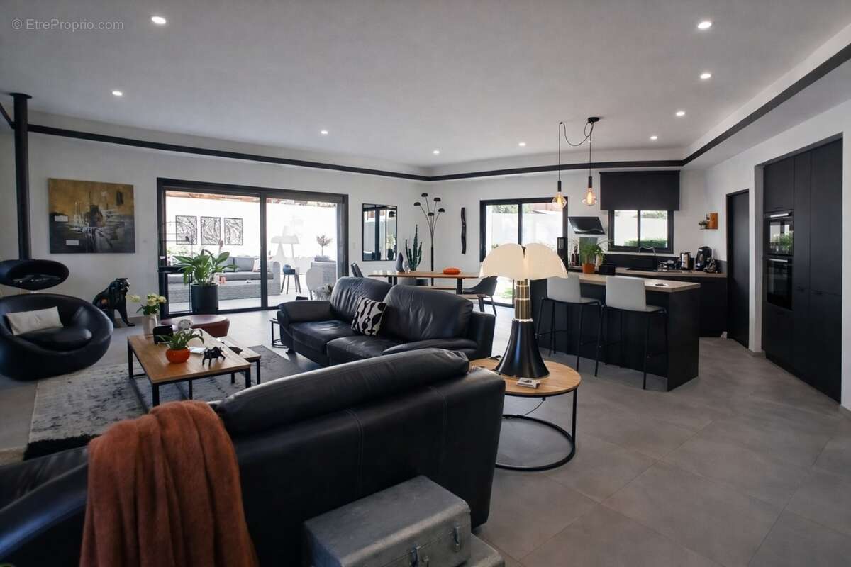 Villa plain-pied contemporaine 3 chambres avec suite parentale et terrain piscinable - photo 9