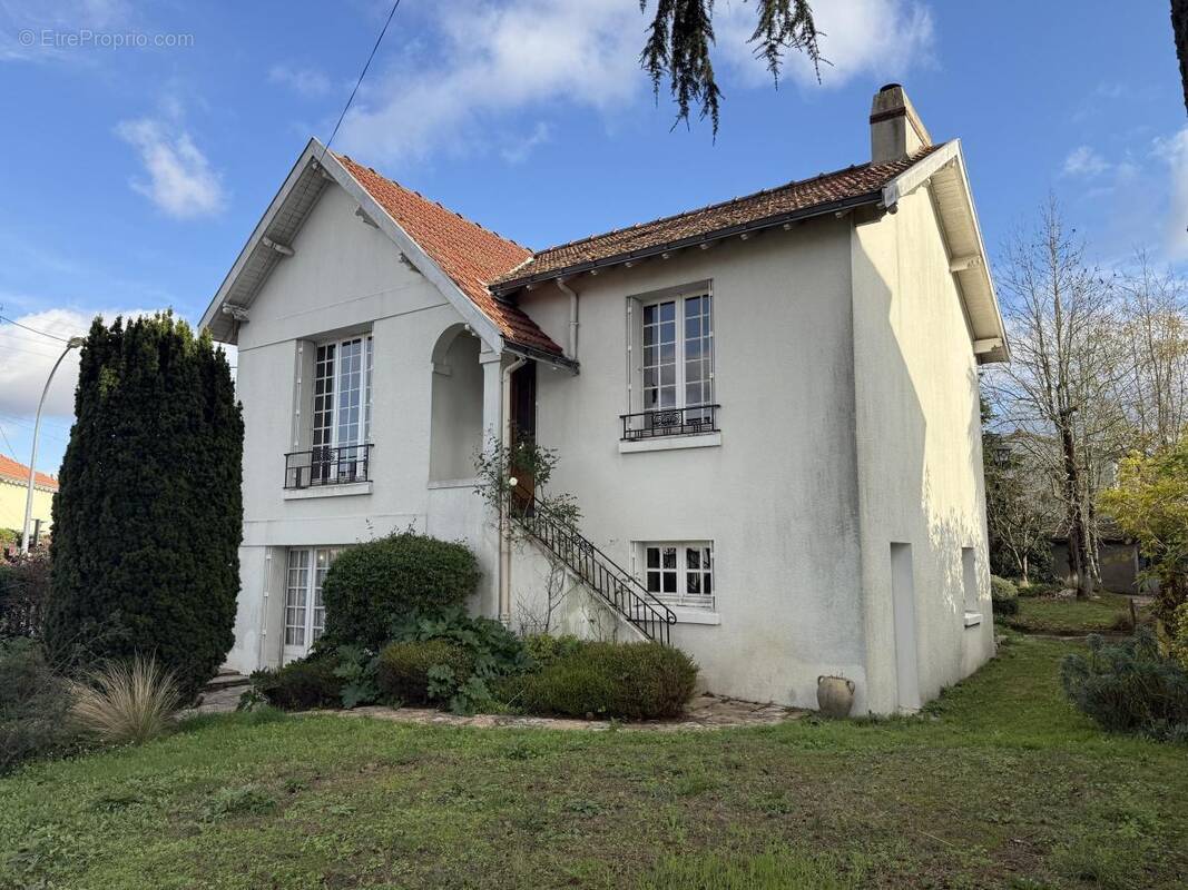 Maison à SAINT-SEBASTIEN-SUR-LOIRE