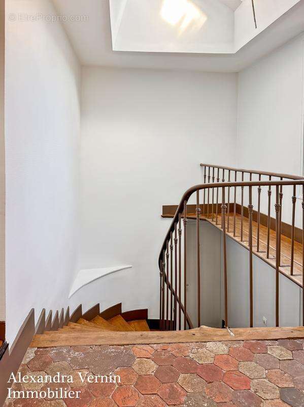Appartement de charme 2 chambres hypercentre Saint-Germain-en-Laye - photo 11