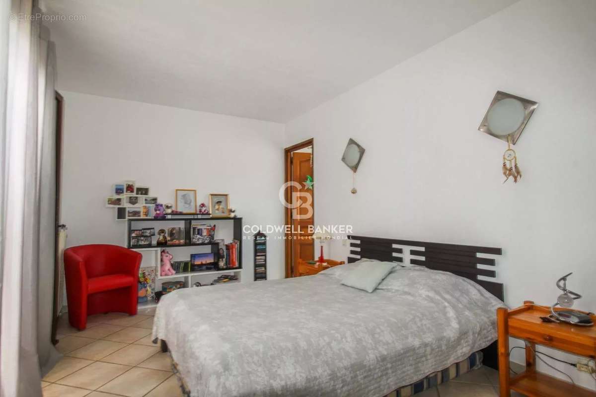 Maison à SAINT-CEZAIRE-SUR-SIAGNE