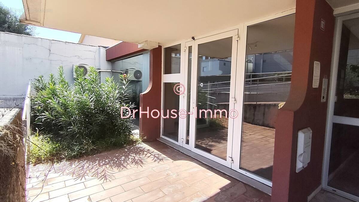 Commerce à BAGNOLS-SUR-CEZE