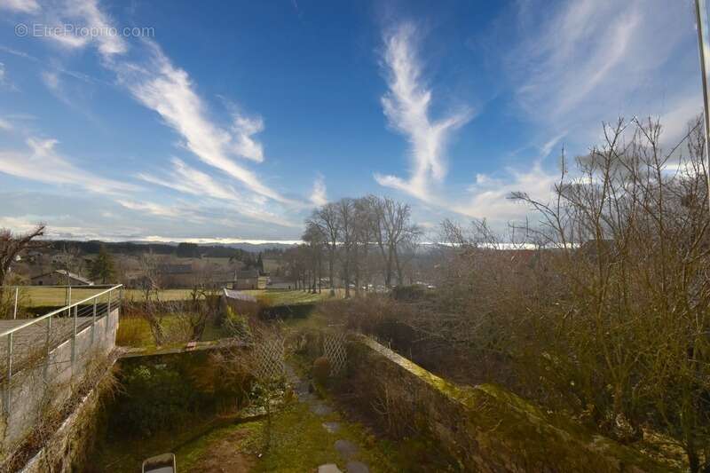 Maison à SAINT-AGREVE