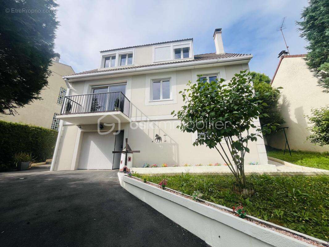 Maison à LAGNY-SUR-MARNE