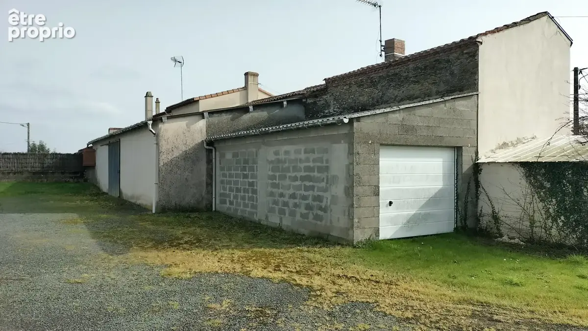 Maison familiale avec dépendances et terrain - photo 14