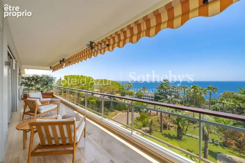 Appartement avec grande terrasse, piscine et vue mer panoramique aux portes de Cannes** - photo 3