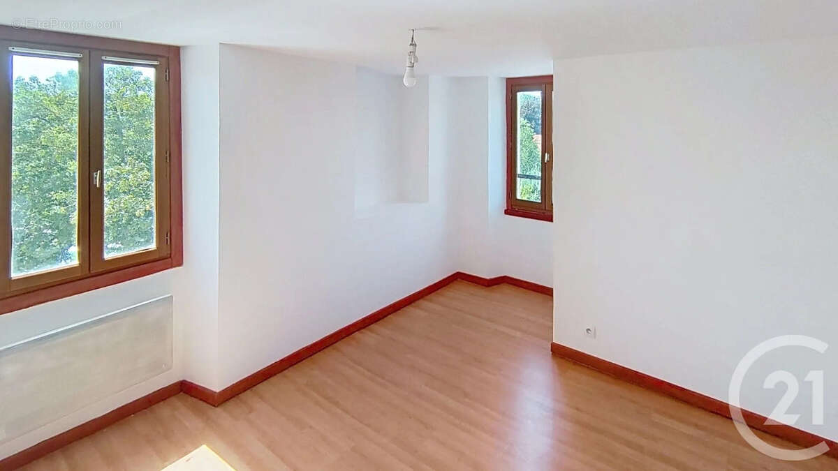 Appartement à BRIE-COMTE-ROBERT