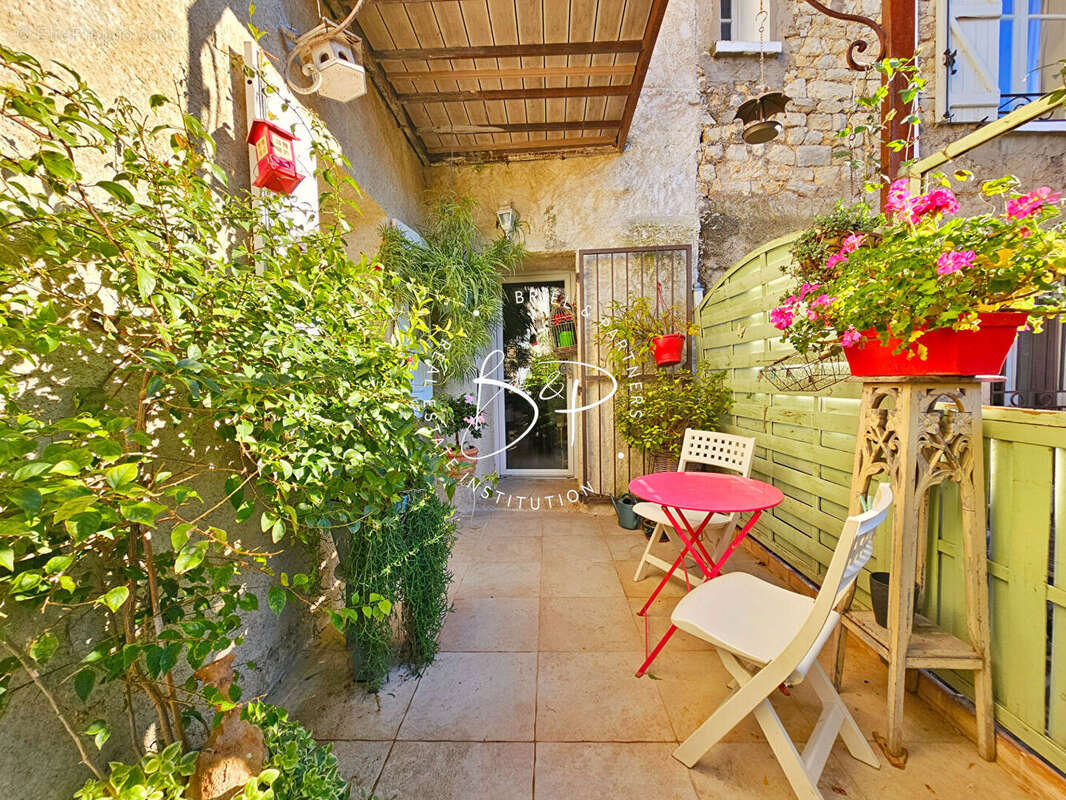 Appartement à LORGUES