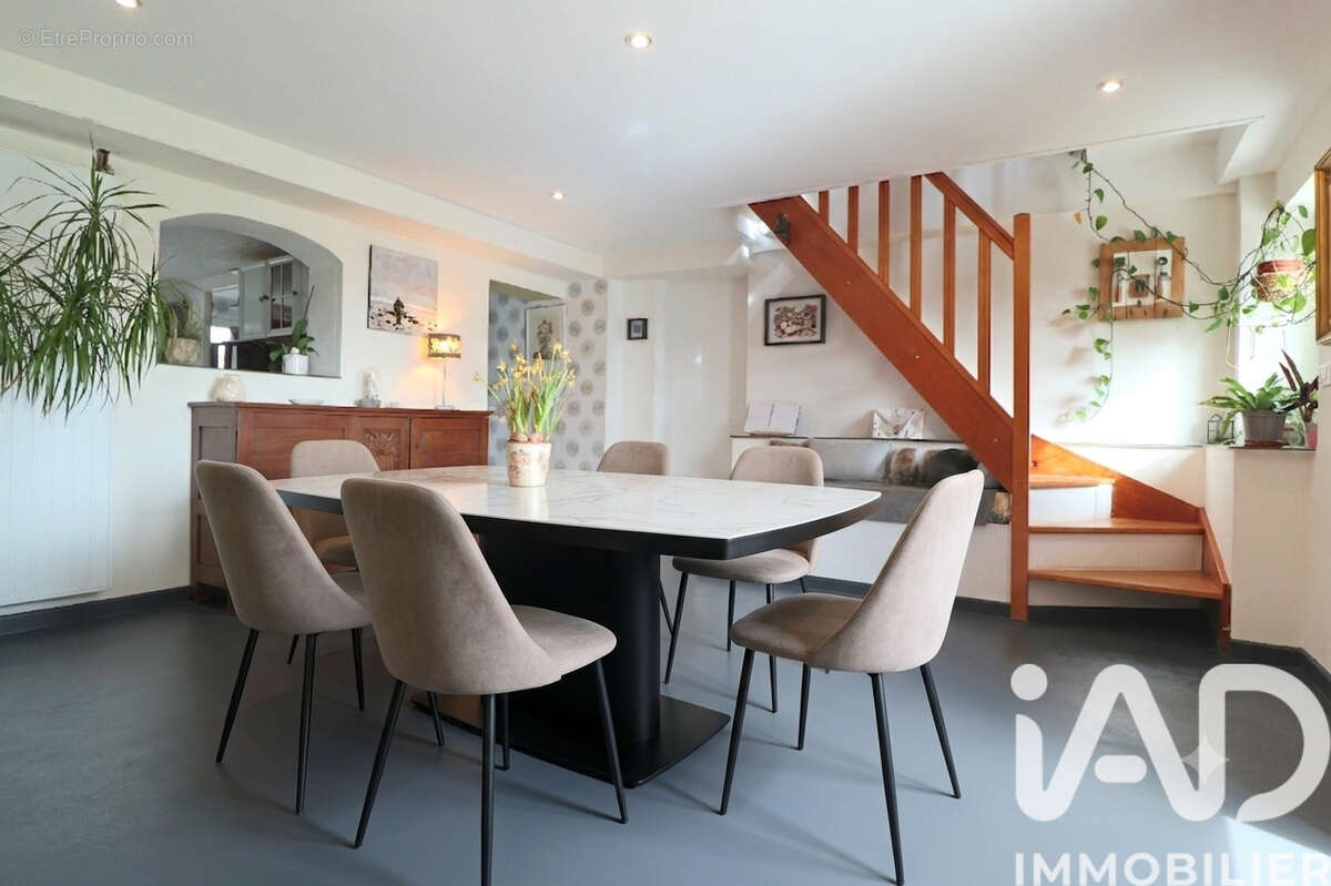 Maison 174 m² à Barbechat  - photo 2
