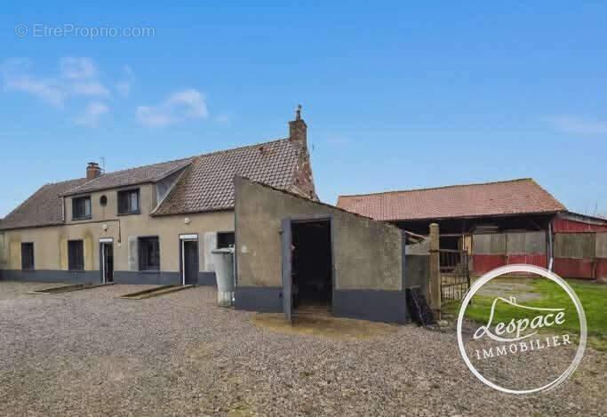 Maison à NORDAUSQUES