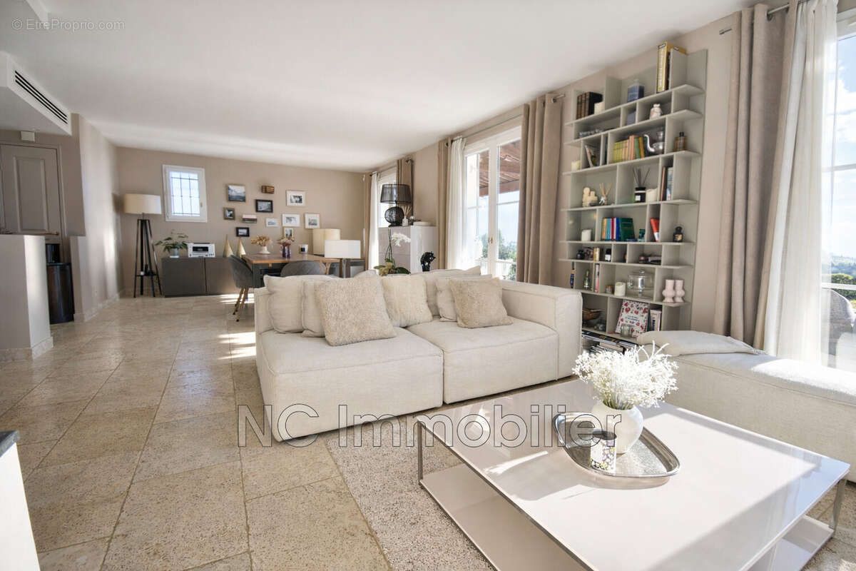 Maison à VILLENEUVE-LOUBET