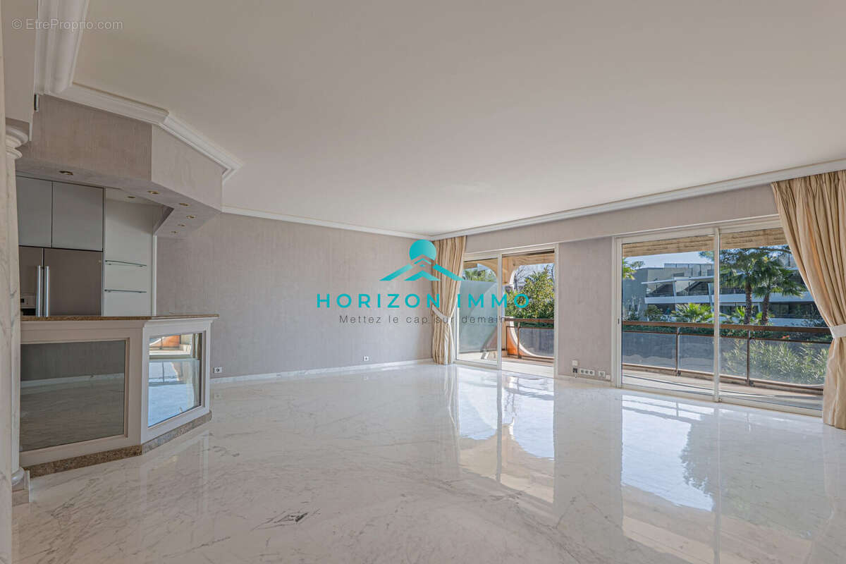 Appartement à VILLENEUVE-LOUBET