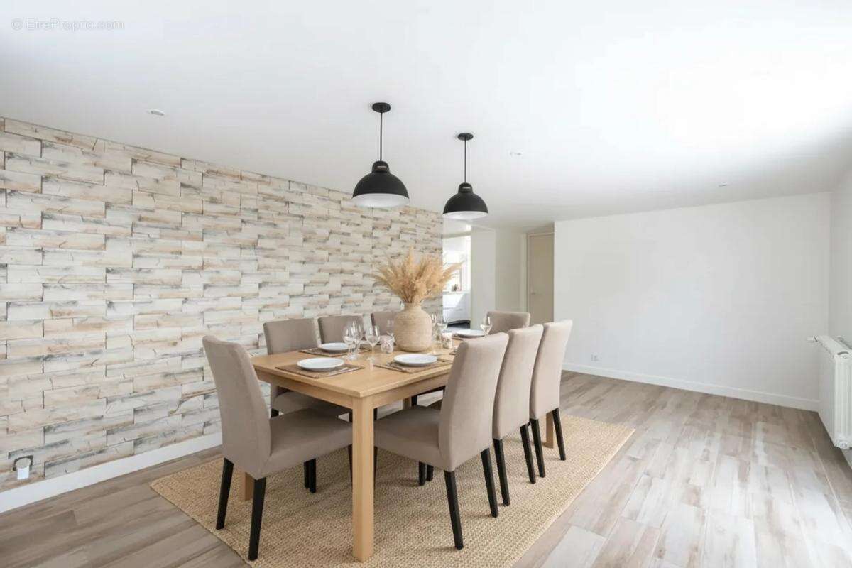 Maison à MAURECOURT