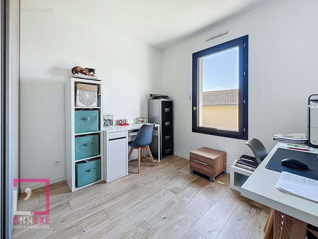 Maison 91 m² à Cailloux-Sur-Fontaines  - photo 7