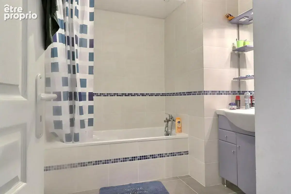 Thueyts, appartement 90m² - photo 5
