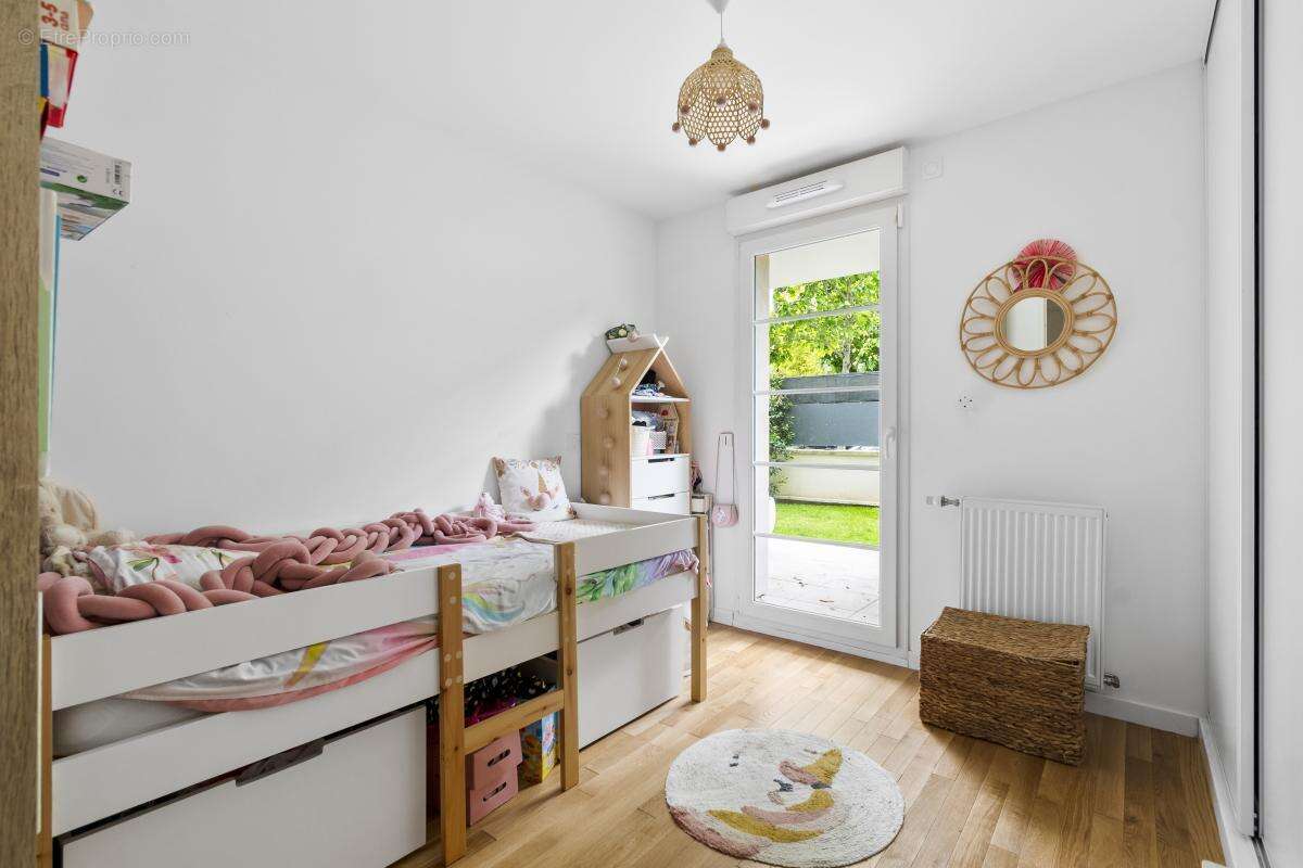 Appartement à LA GARENNE-COLOMBES
