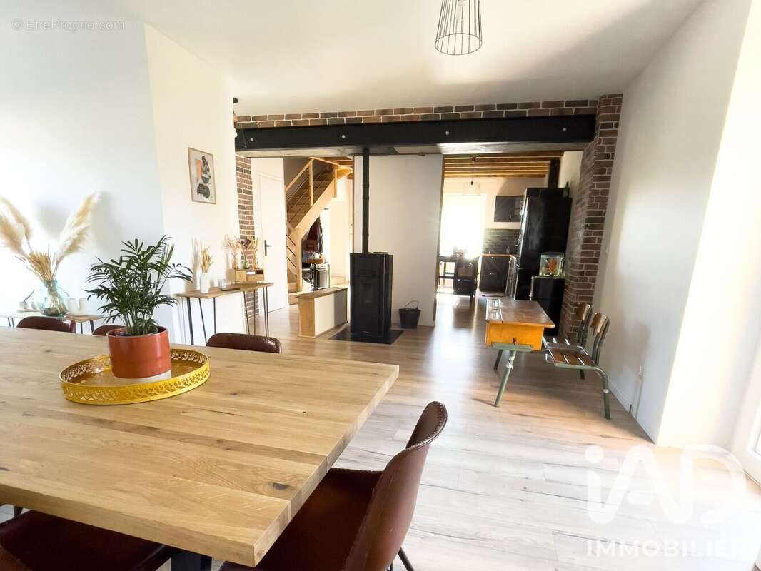 Maison 206 m² à La Remaudiere  - photo 6