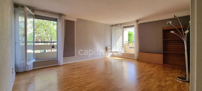 Appartement à HOUILLES