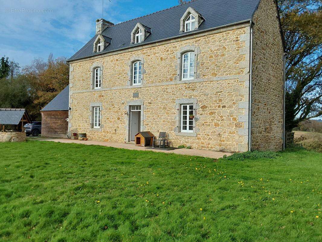 Maison Glomel 5 pièce(s) 171 m2 - photo 2