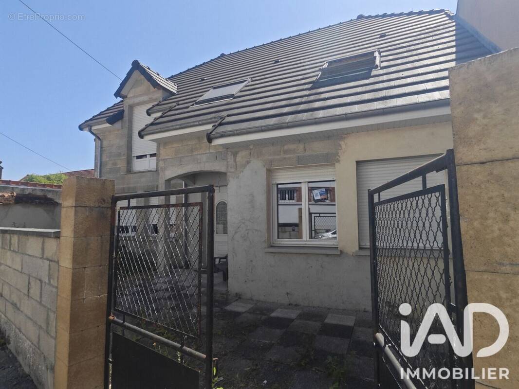 Photo 1 - Maison à ROMILLY-SUR-SEINE