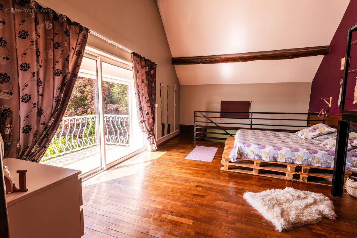 Maison à VILLETHIERRY