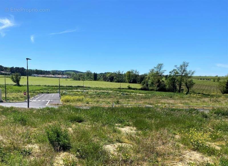 Terrain à LAVALETTE