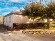 Photo 1 - Maison à SAINT-JULIEN-DU-PUY